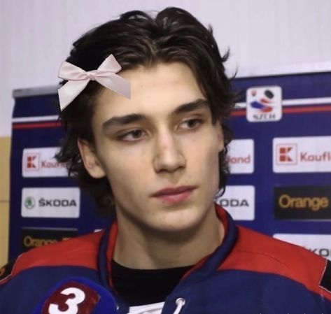 #bows #coquette #hockey Kiss Icons, Bows Coquette, Hot Hockey Players, Male Icon, Cedric Diggory, Pretty When You Cry, Icons Pfp, The Perfect Guy, The Kiss