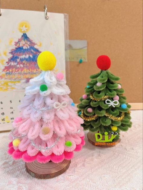 Colored Paper Crafts, Christmas Pipe Cleaner Crafts, Pipecleaners Crafts, Pipe Cleaner Crafts For Adults, Pipe Cleaner Christmas Crafts, Pipe Cleaner Christmas Tree, Candy Themed Christmas, Themed Christmas Decorations, Pipe Cleaner Projects