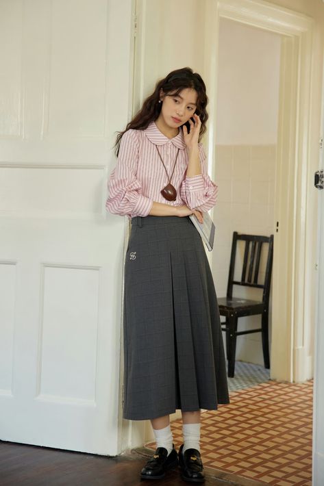 Japanese Work Outfit Women, Korean Drama Office Outfit, Japanese Professional Fashion, Japanese Teacher Outfits, Japanese Office Outfit, Japanese Office Fashion, Igari Clothes, Summer Smart Casual Outfits Women, Japanese Office Outfits Women