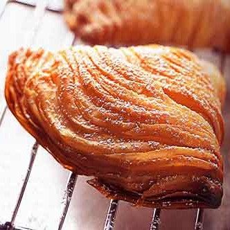 Sfogliatelle Recipe, Filled Pastries, Candied Orange, Italian Pastries, Candied Orange Peel, Pastry Bag, Italian Desserts, Baking Flour, Pastry Recipes