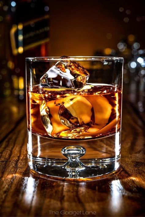 d r i n k s Wallpapers for iPhone & Android. 🥃🍷🍺 Click the link below for Tech News n Gadget Updates. Whiskey Chicken, Whiskey Old Fashioned, Whiskey Quotes, Whiskey Wedding, Old Fashioned Whiskey, Apple Whiskey, Whiskey Gifts, Whisky Glass, Whiskey Drinks