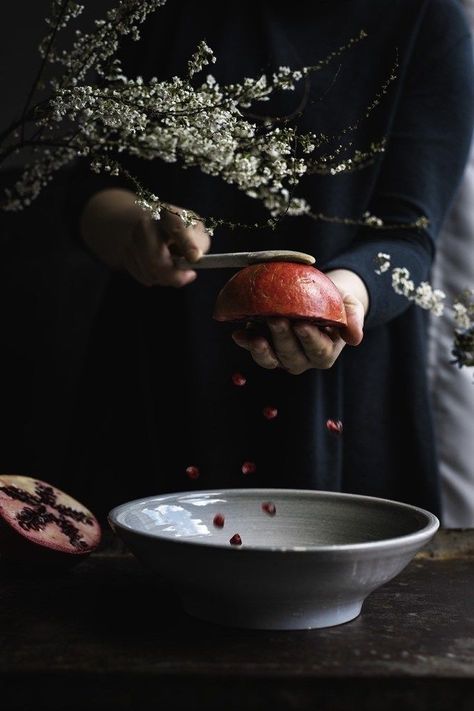 Rustic Food Photography, Ingredients Photography, Yalda Night, Analogous Color Scheme, Dessert Photography, Food Photography Inspiration, Fruit Photography, Pomegranate Seeds, Photographing Food