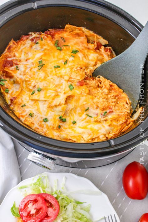 Break out the slow cooker because this easy and flavorful Crockpot Chicken Enchilada Casserole is a MUST-MAKE. Makes for a cozy dinner. Slow Cooker Chicken Enchiladas, Enchiladas Crockpot, Crockpot Chicken Enchilada Casserole, Crockpot Chicken Enchiladas, Slow Cooker Enchiladas, Summer Crockpot Recipes, Easy Slow Cooker Chicken, Crockpot Dinners, Csa Recipes