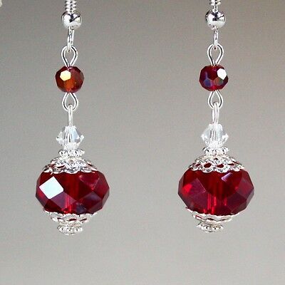 Made to sparkle deep red drop earrings, made with Swarovski crystals, glass crystals and rhinestones. Perfect for any occasion, weddings and parties or as a gift. Organza gift bag included! Deep red, clear crystal, silver. Anting Manik, Dangle Earrings Wedding, Loyal Friends, Beaded Earrings Patterns, Wedding Gifts For Bridesmaids, Earrings Inspiration, Homemade Jewelry, Earrings Simple, Earrings Pearl