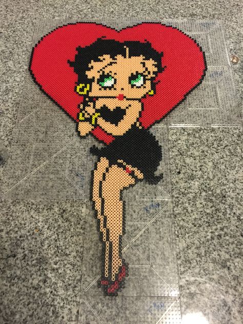 Betty Boop perler beads Hama Art, Perler Creations, Pearl Beads Pattern, Pony Bead Patterns, Perler Bead Templates, Hama Beads Patterns, Diy Perler Beads, Melting Beads, Iron Beads