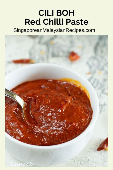 Cili boh is a red chilli paste, made with dried red chillies, and is an essential ingredient in Singapore, Malaysia and their neighbours. Red Chilli Paste Recipe, Chilli Paste Recipe, Pantry Hacks, Homemade Spice Mix, Seasoning Blends, Paste Recipe, Chilli Paste, Chili Paste, Singapore Malaysia