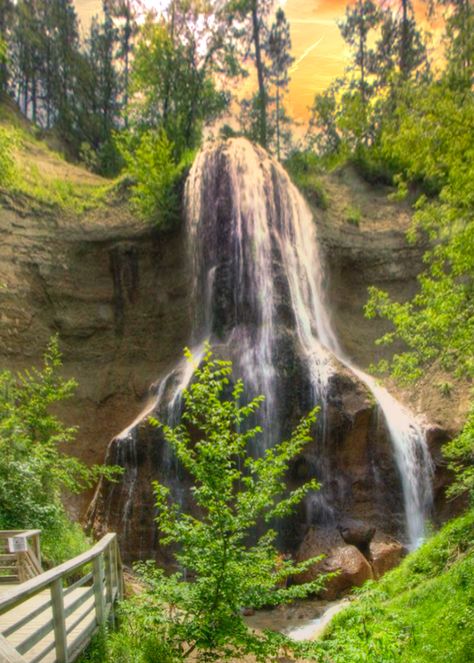 Chimney Rock Nebraska, Nebraska Travel, Colorado Family Vacation, Travel Nebraska, Nebraska Sandhills, Western Nebraska, Arizona Camping, Road Trip Places, Free Camping