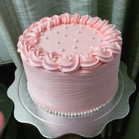 Pink And White 18th Birthday Cake, Girly Pink Cake Ideas, Easy Pink Cake Decorating, Plain Pink Birthday Cake, Light Pink And White Birthday Cake, Pink Cakes Simple, Pink Cake Sweet 16, Light Pink Sweet 16 Cake, Chocolate Cake Pink Frosting