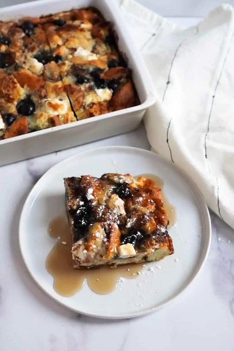 Blueberry Stuffed French Toast, Blueberry French Toast Bake, Toast Egg, Cinnamon Roll French, Cinnamon Roll French Toast, Stuffed French Toast, Brunch Casserole, Egg Bake, Make French Toast