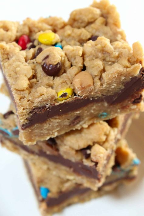 Peanut Butter Chips Fudge, Oatmeal Fudge Bars, Desert Bars, Candy Fudge, Pinch Of Yum, Fudge Bars, Fudge Sauce, Cookie Bar Recipes, Peanut Butter Chips