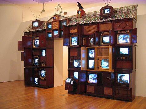 tv installation Nyc Chelsea, Nam June Paik, Gallery Show, Tv Installation, Video Wall, Video Installation, Old Tv, Garage Sales, Tv Wall