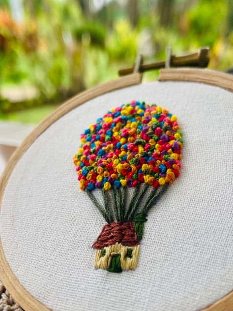 My love for hot air balloons ❤️ Embroidered Hot Air Balloon, Embroidered Clips, Embroidery Balloon, Hot Air Balloon Embroidery, Jean Embroidery, Balloon Embroidery, Denim Embroidery, Embroidery Lessons, Object Drawing