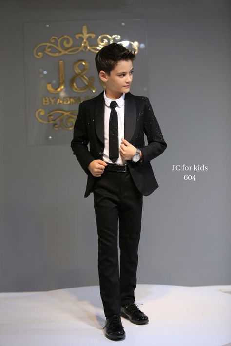 Marriage Party Dress, Kids Suits Boys Wedding, Outfit Graduacion, Boys Dressy Outfits, Gents Pants, Reception Suits, Boys Formal Wear, Wedding Outfit For Boys