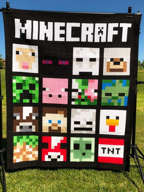 Minecraft Blanket, Noah Crafts, Minecraft Quilt, Minecraft Crochet, Minecraft Sheep, Minecraft Pattern, Minecraft Blocks, Mug Rug Patterns, Hama Beads Minecraft