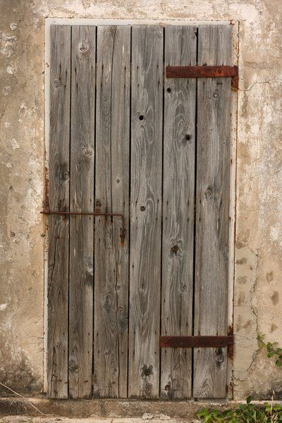 Old Wooden Doors Rustic, Journey Decorations, Scandinavian Doors, Sheds Ideas, Sabi Wabi, Rustic Shed, Plank Door, Door Texture, Old Wood Doors