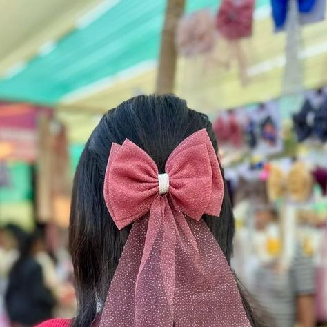 Hair bows | Jewellery | Scrunchies | Gift Hampers on Instagram: "Dive into the shimmering sea of style with our Coral Sailor Hair Bow! 🌊✨ ✨ Handmade from exquisite net fabric ✨ Adorned with enchanting glitter work for that extra sparkle ✨ Elevate your look effortlessly with this unique accessory ✨ Wear it with pride and let the glittering details steal the show Ready to dazzle? Shop now and embrace the charm! DM TO ORDER OR GET IT CUSTOMIZED ⚓💖 . . . . . . . . #CoralSailorBow #HandmadeGlitter #NetFabricMagic #ShimmerAndShine #FashionSparkle #ShopNow #GlamourOnTheGo #SeasideStyle #HandcraftedElegance #CoralCrush - Hair bow accessory - Glitter hair bow - Handmade hair accessories - Coral hair bow - Unique hairstyle accents - Fashion sparkle accessories - Net fabric hair bow - Stylish hai Sparkle Accessories, Coral Hair, Fabric Hair Bow, Fabric Hair Bows, Seaside Style, Glitter Hair Bows, Bow Accessories, Handmade Hair Accessories, Bow Jewelry