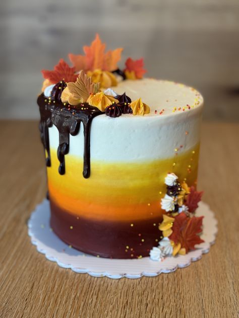 Fall Cakes Ideas, November Cake Ideas, Thanksgiving Themed Cakes, Thanksgiving Cake Ideas Decorating, Thanksgiving Cake Designs, Autumn Cake Ideas Birthday, Thanksgiving Cakes Decorating, Fall Cakes Decorating, Airbrush Cake