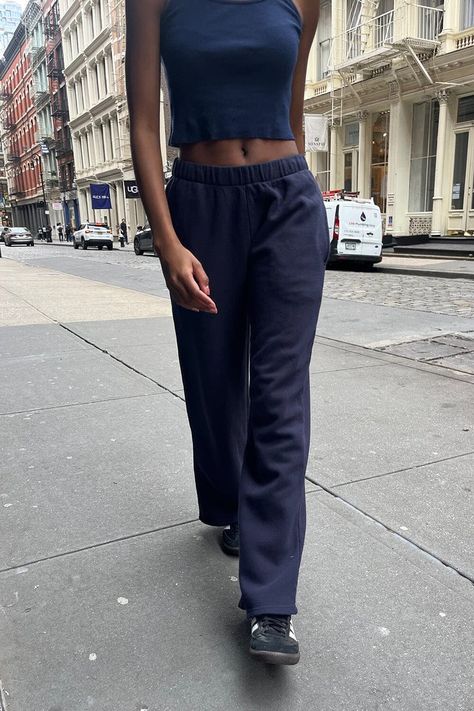 Navy Sweatpants Outfit, Sweatpants Brandy Melville, Anastasia Sweatpants, Outfit Inspo Comfy, Brandy Sweatpants, Brandy Melville Sweatpants, Soft Sweatpants, Pocket Sweatpants, Waist Stretches