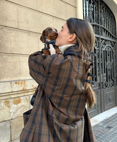 Dutch Girl Aesthetic, Paris Hilton Dog, City Pics, Earth Baby, Chestnut Uggs, Dog Mommy, London Aesthetic, Dutch Girl, Nothing To Fear