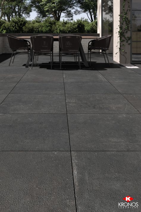 Non slip tiles with black stone look porcelain pavers. // Collection by Kronos Ceramiche: SKE 2.0 Le Reverse Nuit Carved #kronostiles #kronosceramiche #madeinitaly #porcelaintiles #gresporcellanato #carrelageexterieur #tegels #luxurytiles #porcelainstoneware #outdoortiles #porcelainpavers #outdoorspaces #outdoordesign #blacktiles #patiotiles #patiodesign #pooldeck #patioideas #patiopavers #pooldesign #flooring #stonelook #stoneeffect #effettopietra #aspectpierre #steinoptik #schwimmbad Black Pavers, Outdoor Rubber Tiles, Black Porcelain Tiles, Landscape Ideas Front Yard Curb Appeal, Terrace Tiles, Porcelain Pavers, Terrace Floor, Outdoor Paving, Exterior Tiles