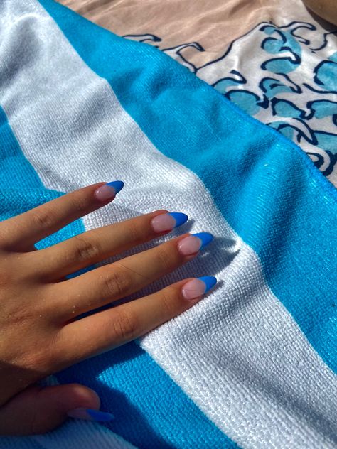 Oval French Tip Nails Acrylics, Neon Blue French Tip Nails, Bright Blue French Tip Nails, Royal Blue French Tip Nails, Light Blue French Tip Nails, French Tip Blue, Blue Tip Nails, Blue French Tip Nails, Blue French Tip