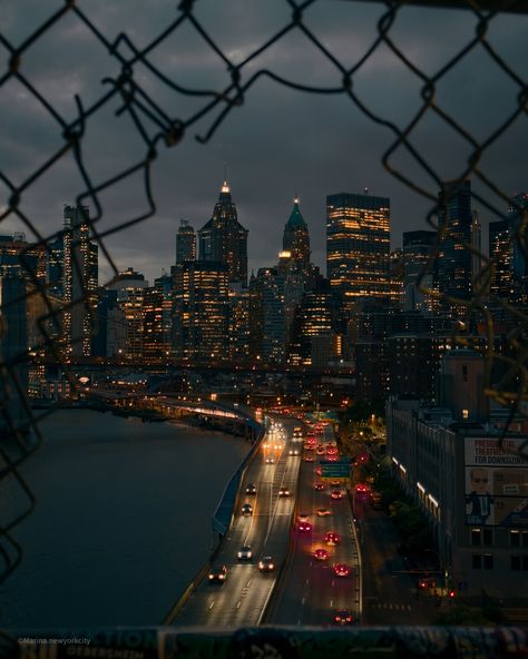 Nothing beats the breathtaking views of the #newyorkcity skyline from the #manhattanbridge A perfect blend of iconic architecture and city energy, reminding me why this city is the heart of the world. 📍Manhattan Bridge #shotoniohone 16 Pro Max #editedwithlightroom _________ #nycskyline #manhattanvibes #citythatneversleeps #empirestateofmind #nycviews #igersnewyork Manhattan Aesthetic, Bridge Aesthetic, New York Bridge, Manhattan Photography, Museum Chicago, Field Museum Chicago, Bridge Wallpaper, Iconic Architecture, Field Museum