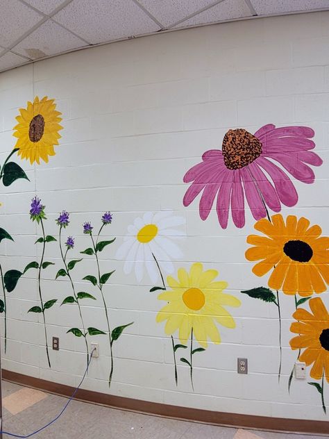 Simple Flower Mural Wall Paintings, Mural Around Door, Easy Flower Mural, Center Table Decor Ideas, Meadow Mural, Wall Murals Painted Diy, Wall Painting Flowers, Center Table Decor, Garden Fence Art