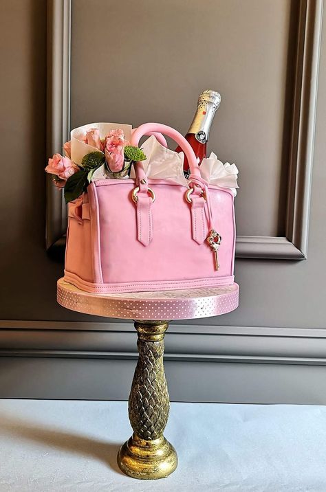 Luxury Cakes Birthday For Women, Pink Pastry, Handbag Cakes, Purse Cake, Unique Birthday Cakes, Girly Cakes, Beautiful Cake Designs, Luxury Cake, Creative Cake Decorating