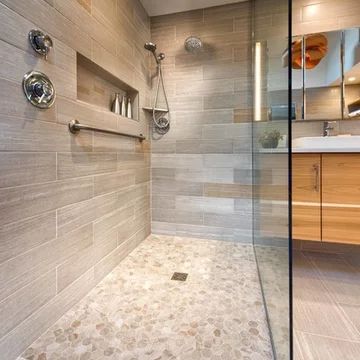 Beige Shower Tile, Master Bath Tile, Porcelain Tile Bathroom, Ceramic Tile Bathrooms, Modern Spa, Bathroom Tile Ideas, Beige Tile, Bath Tiles, Master Bath Remodel