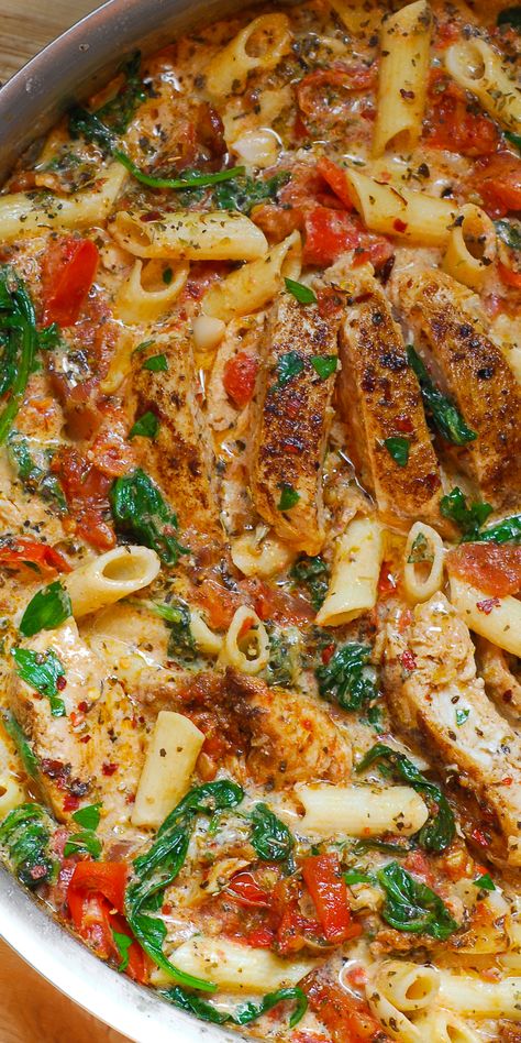 Pasta With Bacon, Chicken Penne Pasta, Pasta With Chicken, Resep Pasta, Chicken Garlic, Spinach Tomato, Pasta Penne, Chicken Penne, Pasta Chicken