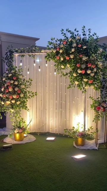 Party Backdrop Outdoor, Decoration Stage Event, Selfi Point Decoration For Wedding, Birthday Function Decoration, Outdoor Backdrop Ideas Birthday, Selfie Point Ideas For Wedding, Reception Photobooth Ideas, Selfie Point For Wedding, Birthday Stage Design