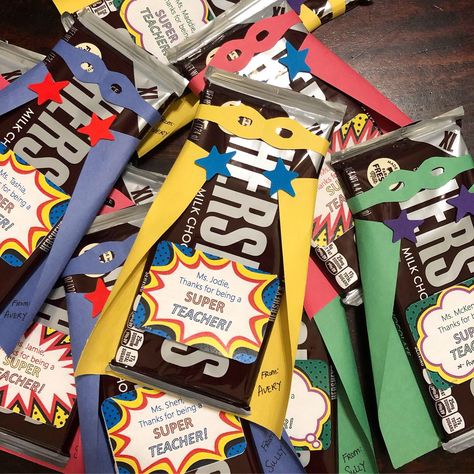 School Lunch Hero Day Gift Ideas, Lunch Hero Appreciation Day Gifts, Librarian Appreciation Ideas, Superhero Staff Appreciation Week, Super Hero Teacher Appreciation Week Ideas, Teacher Appreciation Gifts Chocolate Bar, Lunch Hero Appreciation Day, Teacher Appreciation Week Super Hero Themes, Superhero Staff Appreciation