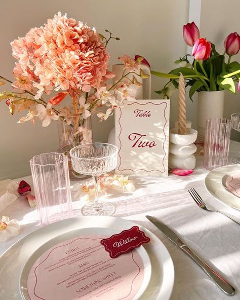 Birthday Tablescapes, Bridal Shower Inspo, Dinner Places, Birthday Dinner Party, Table Place Cards, Wedding Table Settings, Negroni, Birthday Dinners, Wedding Mood Board