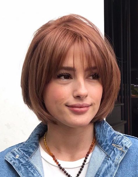 Short Rounded Layered Bob with Bangs Brunette Bob With Bangs, Short Layered Bob Haircuts, Tan Skin Blonde Hair, Short Bobs With Bangs, Sophisticated Hairstyles, Layered Bob Short, Layered Bob Haircuts, Bob Hairstyles For Thick, Bob Hairstyles With Bangs