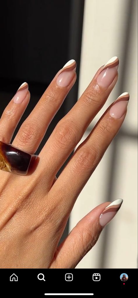 Light Brown Nails With Design, Brown Wave Nails, Light Brown Nude Nails, Nails Waves Design, Light Brown And White Nails, Nail Wave Design, Light Brown Nail Designs, Nail Designs Light Brown, Light Brown Nails Acrylic