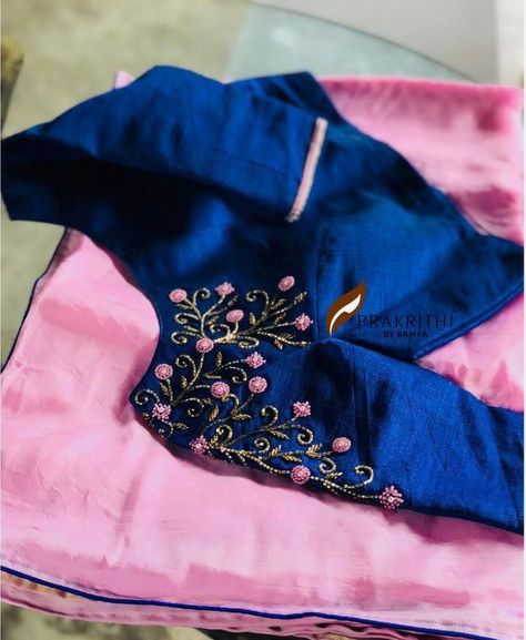 Blue Blouse Designs, Aari Blouse, New Saree Blouse Designs, Latest Model Blouse Designs, Cutwork Blouse Designs, Sari Blouse Designs, New Blouse Designs, Ladies Blouse Designs, Simple Blouse Designs