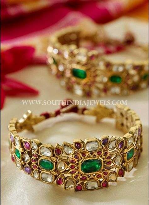 70 Grams Gold Polki Bangle Design Gold Antique Bangles, Antique Bangles, Rajputi Jewellery, Bangle Design, Antique Gold Jewelry Indian, Bridal Jewelry Vintage, Antique Jewellery Designs, Gold Jewelry Simple Necklace, Pearl Necklace Designs