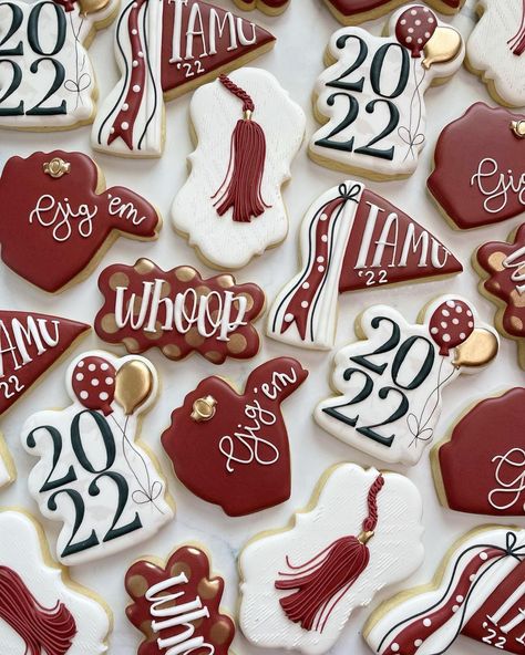 Graduation Gown Cookies, Aggie Graduation Party, Aggie Ring Dunk, Ring Dunk, Grad Cookies, Aggie Ring, M Ring, Cookies Design, School Cookies