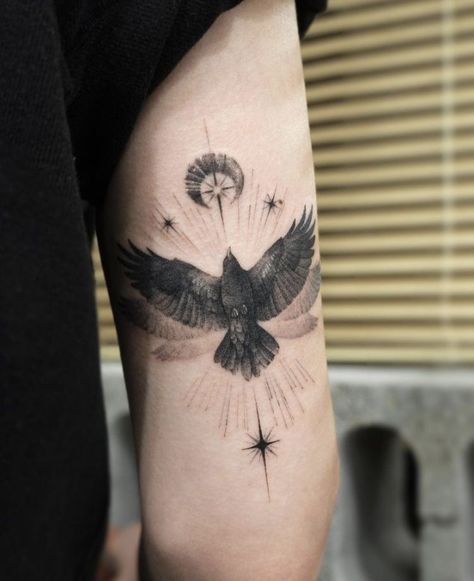 Raven Tattoo Feminine Arm, Raven Tattoo Feminine, Z Tattoo, Forearm Band Tattoos, Realistic Tattoo Sleeve, Small Pretty Tattoos, Raven Tattoo, Eagle Tattoos, Instagram Id