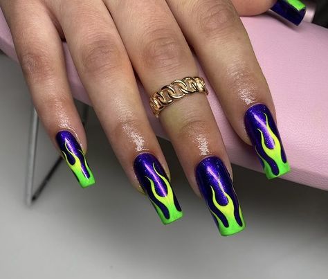 Techno Nails, 90s Inspired Nails, Noriker Horse, Rainbow Nail Art Designs, Rave Nails, Rainbow Nail Art, Rainbow Nail, Matte Nail Art, Halloween Acrylic Nails