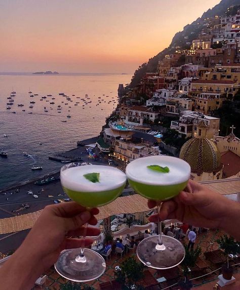 Vertical City, Best Rooftop Bars, Amalfi Coast Italy, Sunset Photos, City Aesthetic, Travel Goals, Positano, Travel Inspo, Amalfi Coast