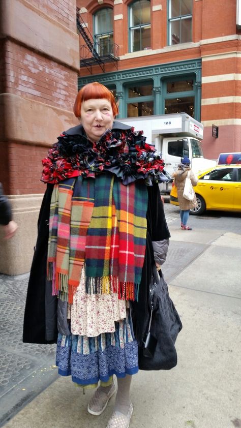 Lynn Yaeger, Fashion Studies, Cold Outfit, 50s Women, Soho New York, Artsy Style, Advanced Style, Sociology, Fashion Week Street Style