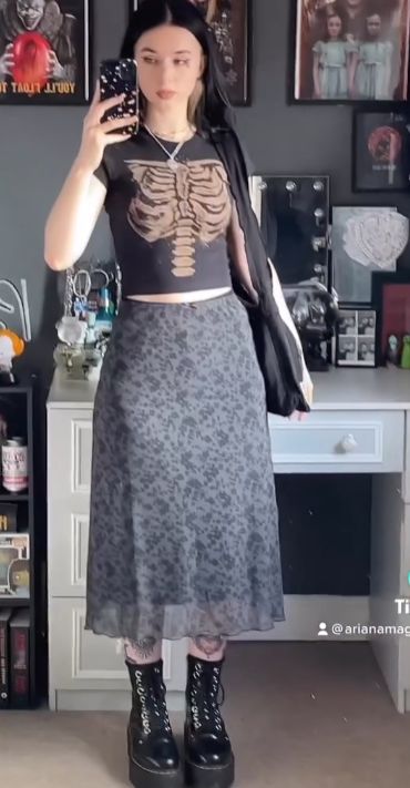 Maxi Skirt Outfit Alternative, Alt Maxi Skirt, Black Floral Maxi Skirt Outfit, Whimsigoth Skirt Outfit, Alt Maxi Skirt Outfit, Granola Goth Aesthetic, Alt Long Skirt Outfits, Grunge Maxi Skirt Outfits, Alt Skirt Outfits