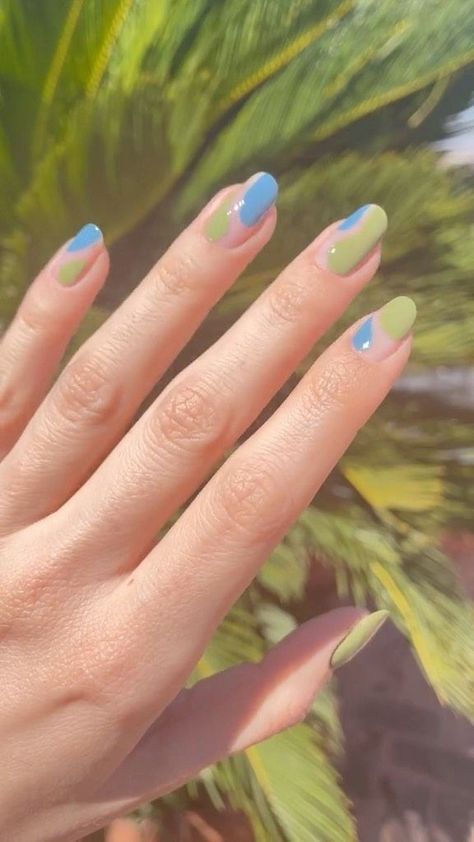 Shared by saralawson97. Find images and videos on We Heart It - the app to get lost in what you love. Blob Nails, Blue And Green Nails, Nails Inspiration Blue, Galaxy Nail Art, Blue Gel Nails, Simple Spring Nails, Green Nail Designs, Galaxy Nails, Pretty Nail Art Designs