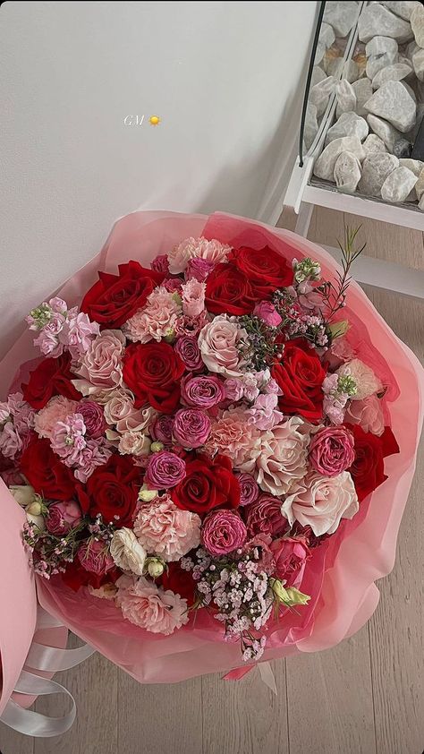 Pink And Red Bouquet Aesthetic, Pink And Red Flower Bouquet, Mixed Flower Bouquet, Flower Boquet, Money Flowers, Prettiest Bouquet, Boquette Flowers, Flowers Bouquet Gift, Nothing But Flowers