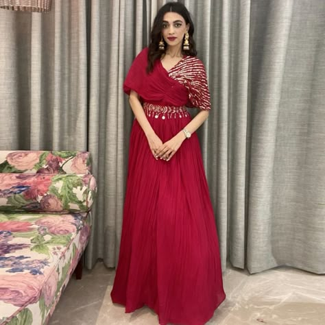 Mehroon Lehenga, Indowestern Gown Party Wear, Red Colour Gown, Gaun Design Dresses Indian, Indowestern Outfits Wedding Women, Lehenga Saree Design, Georgette Gown, Gown Party Wear, Long Gown Design