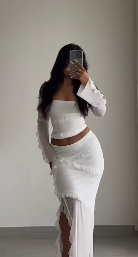 Crochet Top And Long Skirt, Fitted Two-piece White Top, Fitted White Two-piece Top Set, Chic White Fitted Skirt Set, Fitted White Set With Long Skirt, Modest Girly Outfits, Effortlessly Chic Outfits, Modest Fashion Outfits, Cute Everyday Outfits