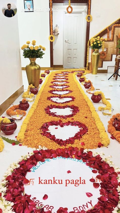 Bride Home Entry Ideas, Bhabhi Welcome Decor, Bride Welcome Decoration At Home, Baby Welcome Decoration Home Indian, Kanku Pagala Decoration, Kanku Pagla Decoration At Home, Welcome Decoration Ideas Home Indian, Entry Decoration, Welcome Rangoli