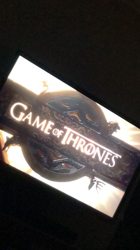 Game Of Thrones Story, Netflix And Chill Tumblr, Instagram Movie, Game Of Thrones Instagram, Eye Color Chart, Movie Hacks, Youtube Videos Music Songs, Foodie Instagram, Snap Streak Ideas Easy