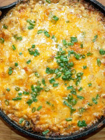 Mexican Corn Dip, Skillet Corn, Dip Recipes Appetizers, Chicken Dip Recipe, Buffalo Chicken Dip Recipe, Spicy Corn, Cajun Creole Recipes, Jerky Recipes, Mexican Corn